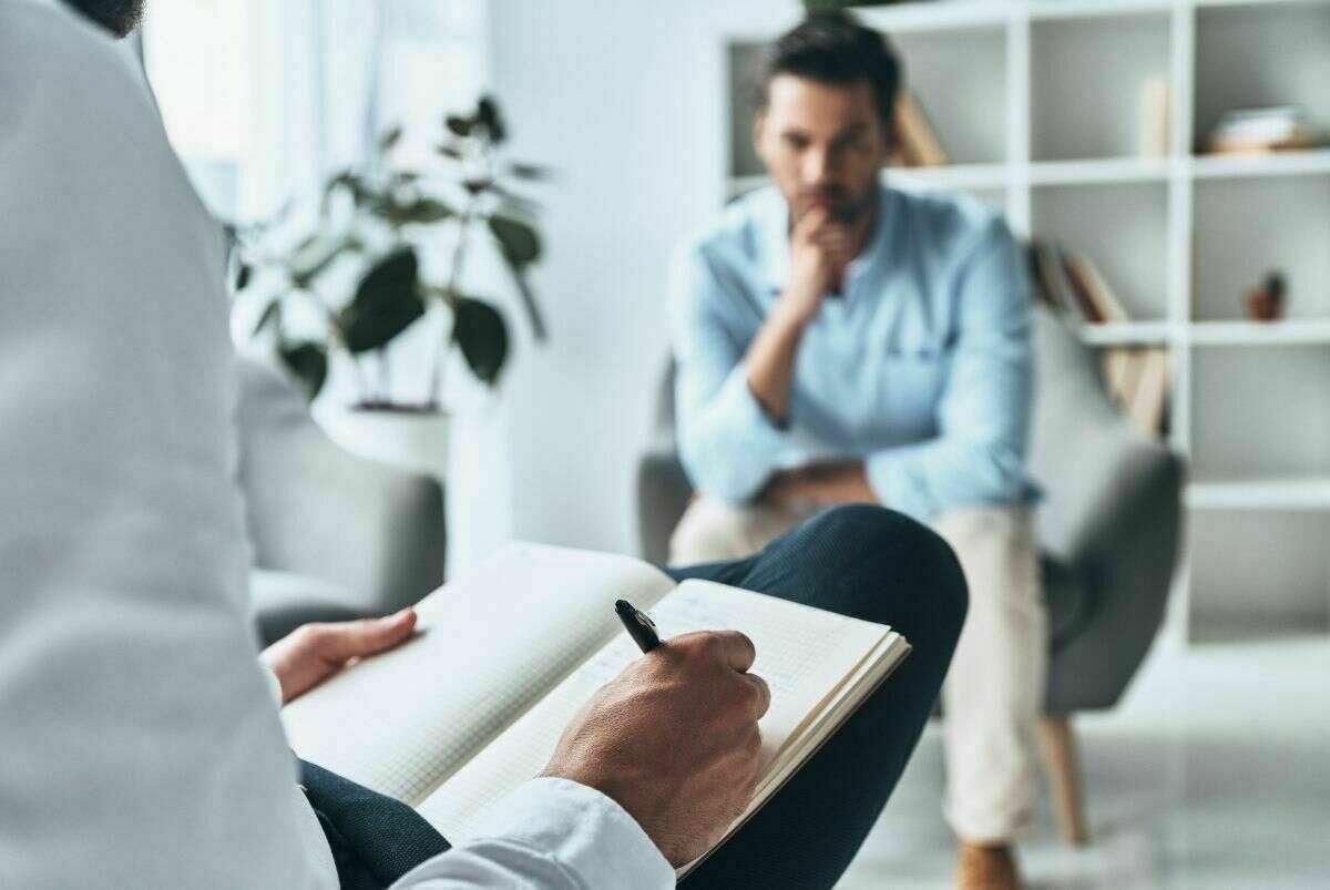 Séance de coaching et thérapie brève : écoute et prise de notes